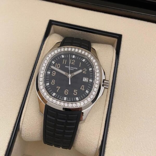 Montre allie raffinement et modernité